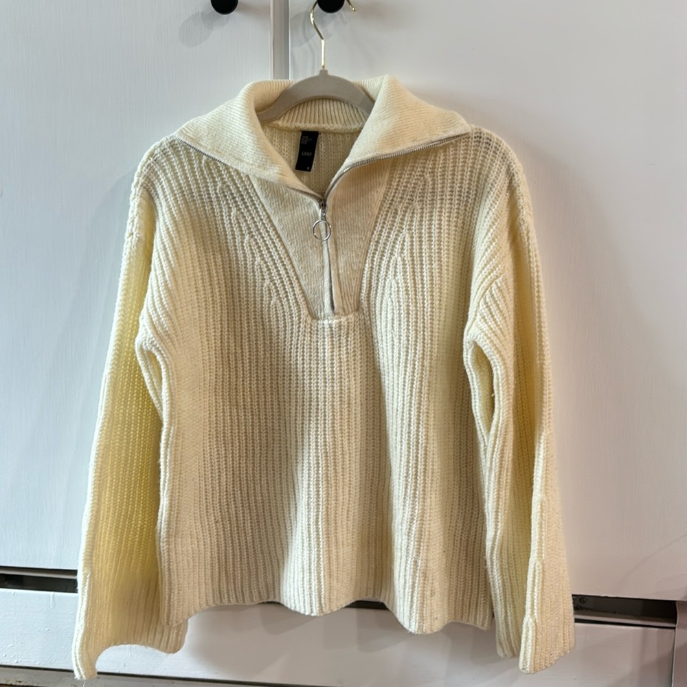 Off white super soft sweater from Cider